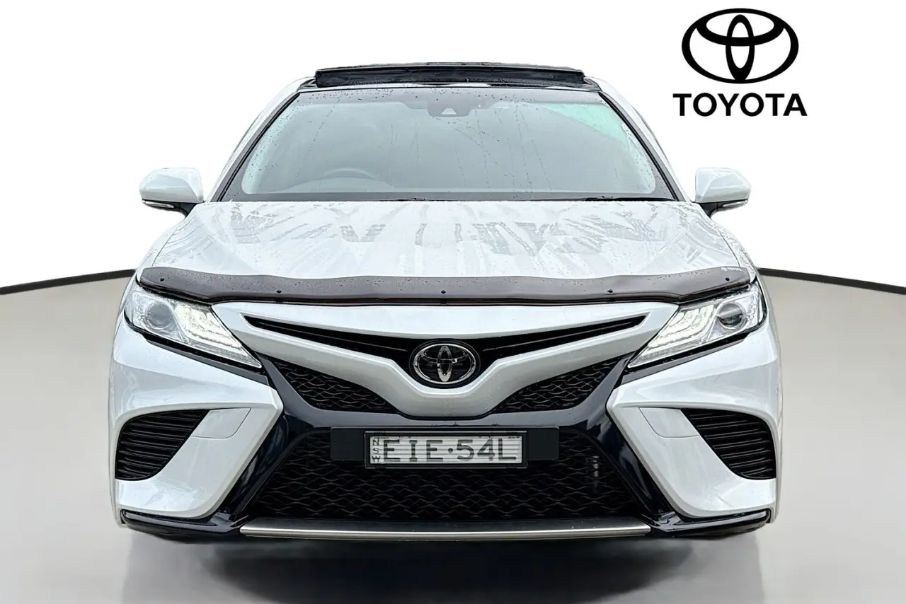 2020 Toyota Camry Gallery Image 2