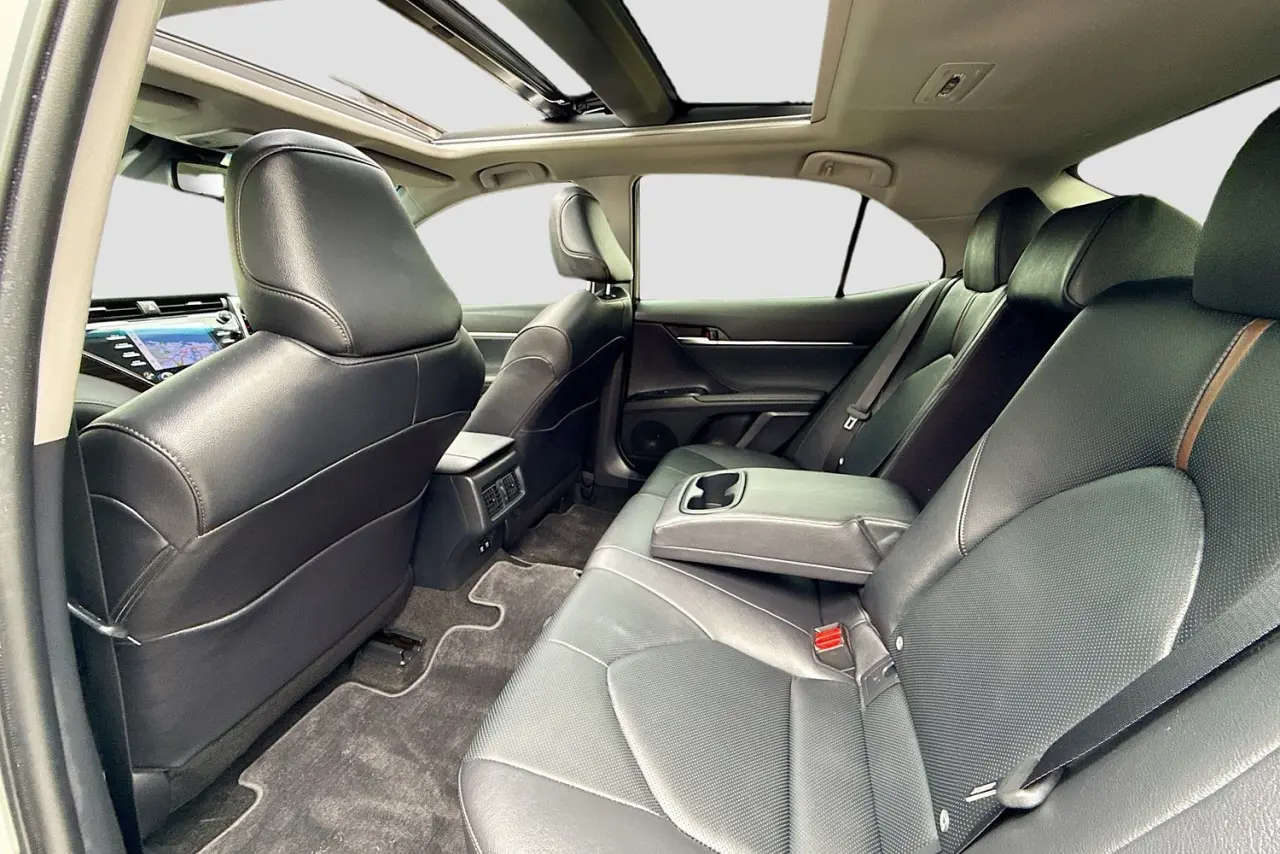 2020 Toyota Camry Gallery Image 26