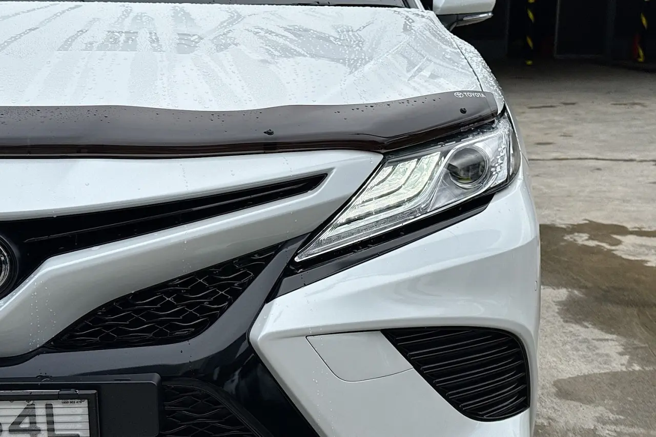 2020 Toyota Camry Gallery Image 3