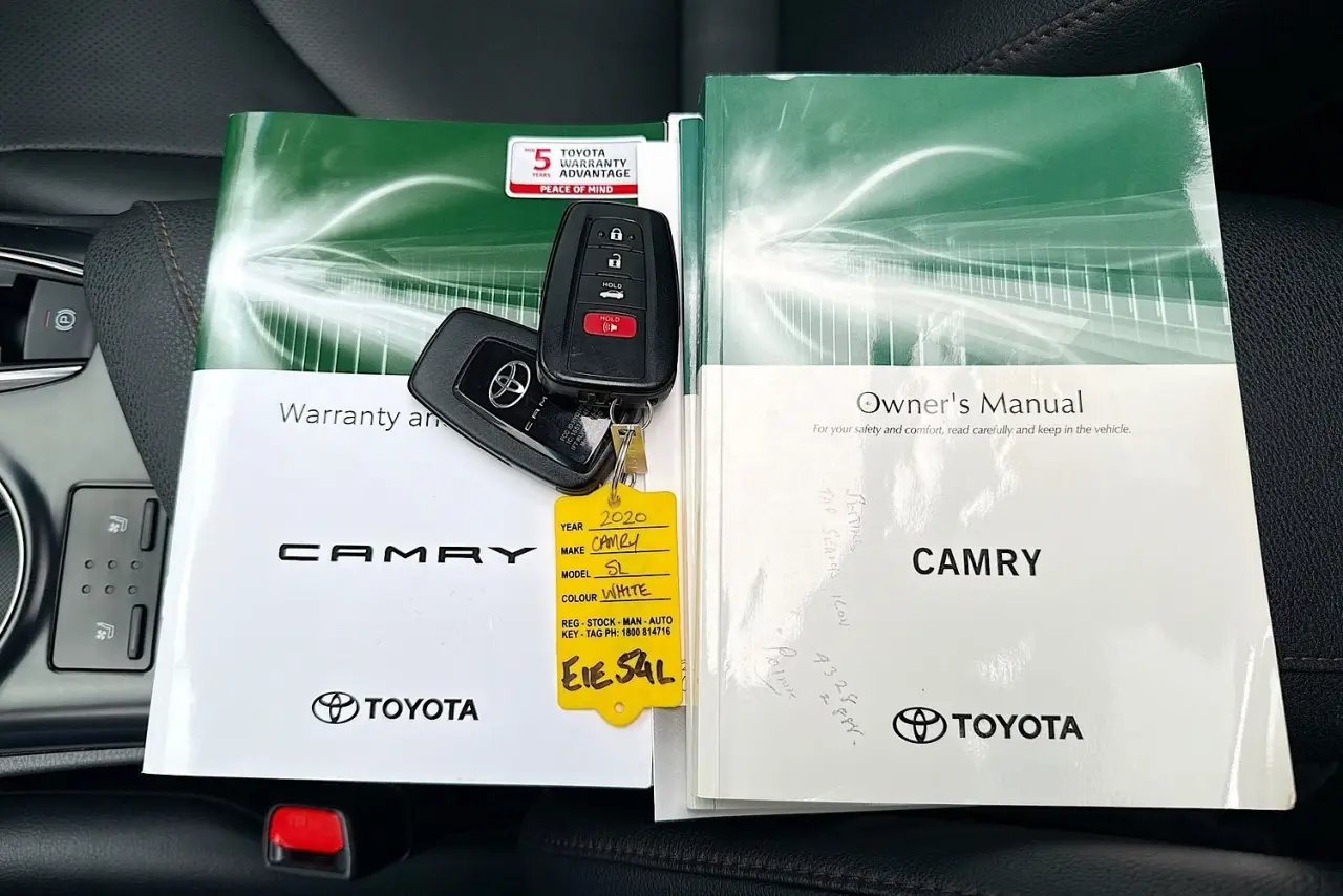 2020 Toyota Camry Gallery Image 30