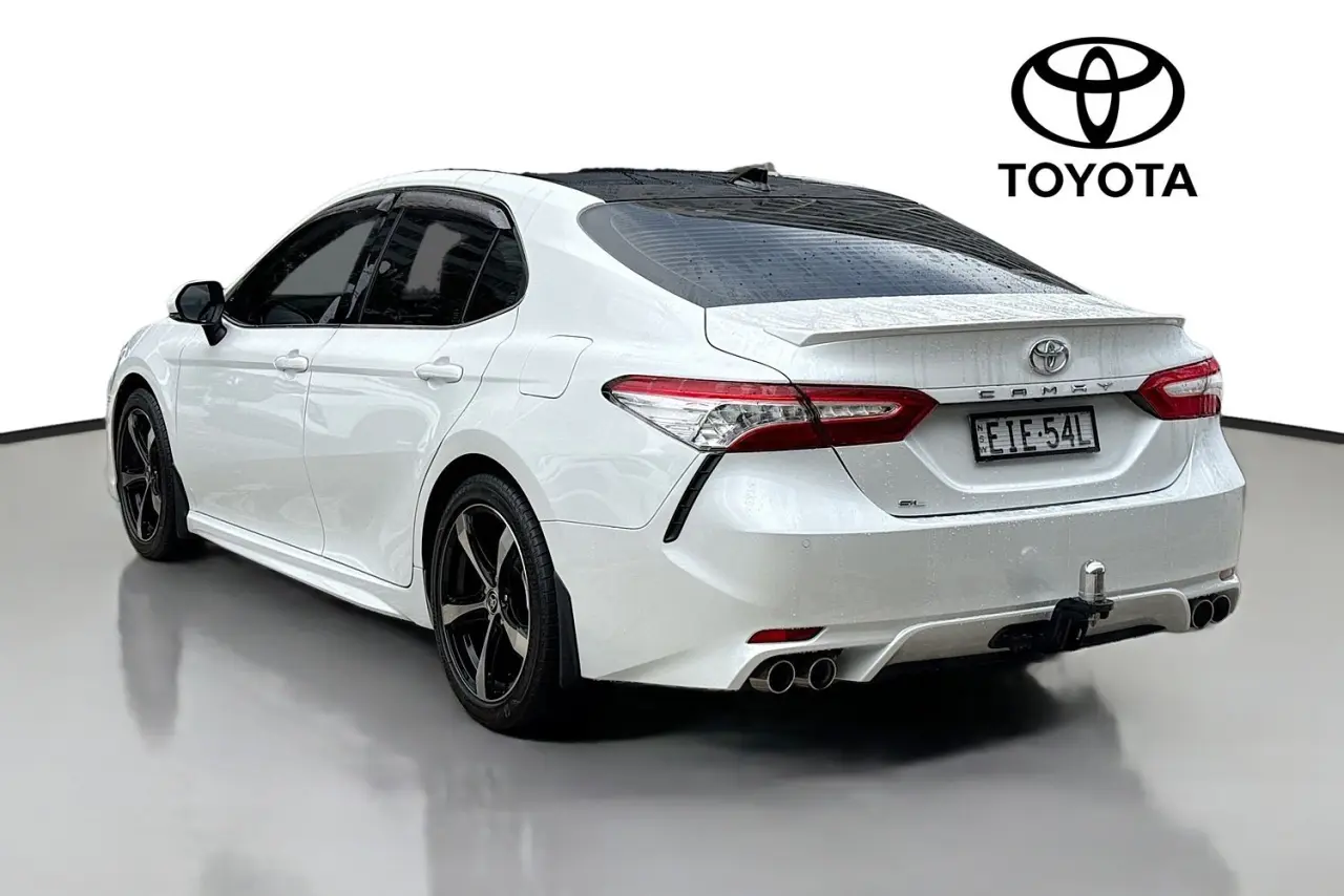 2020 Toyota Camry Gallery Image 6