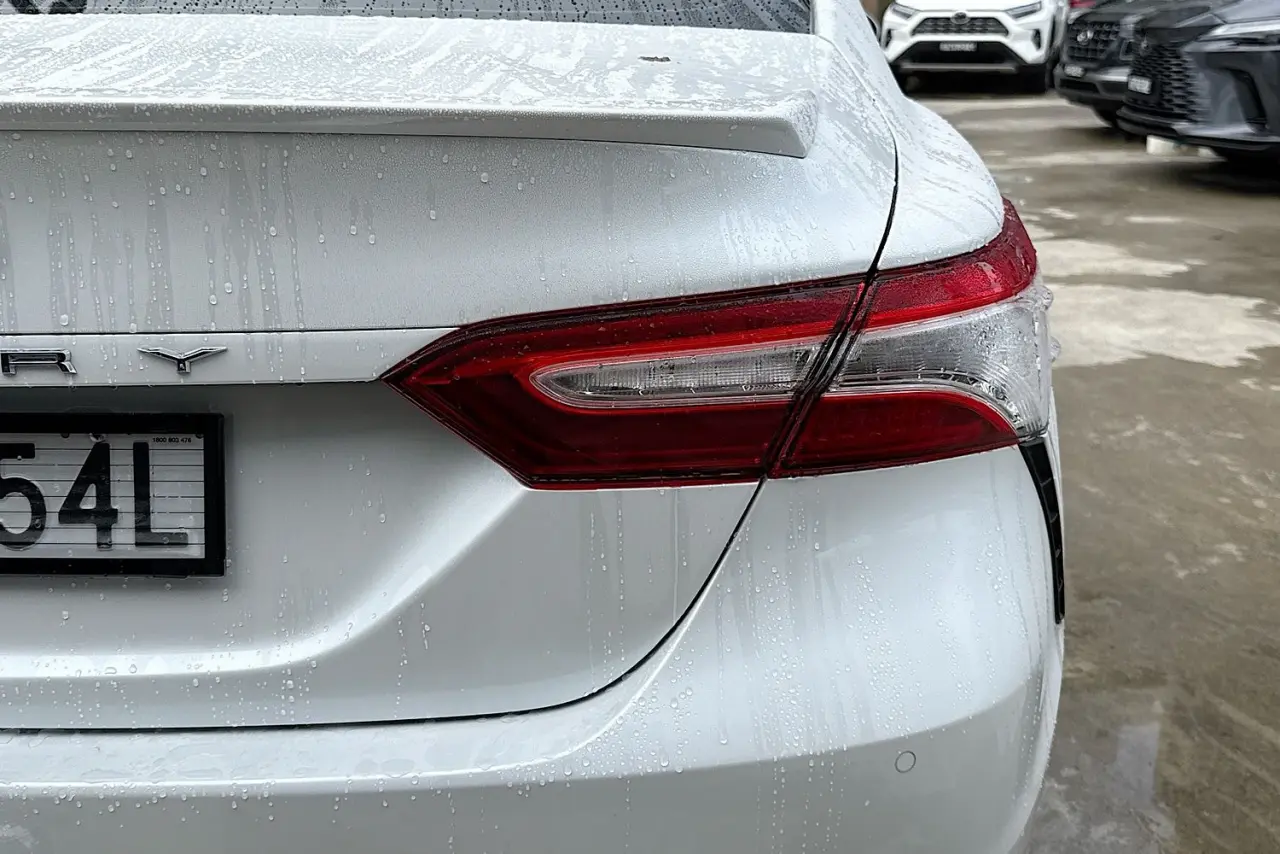 2020 Toyota Camry Gallery Image 9