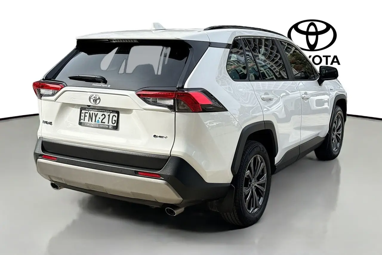 2024 Toyota RAV4 Gallery Image 10