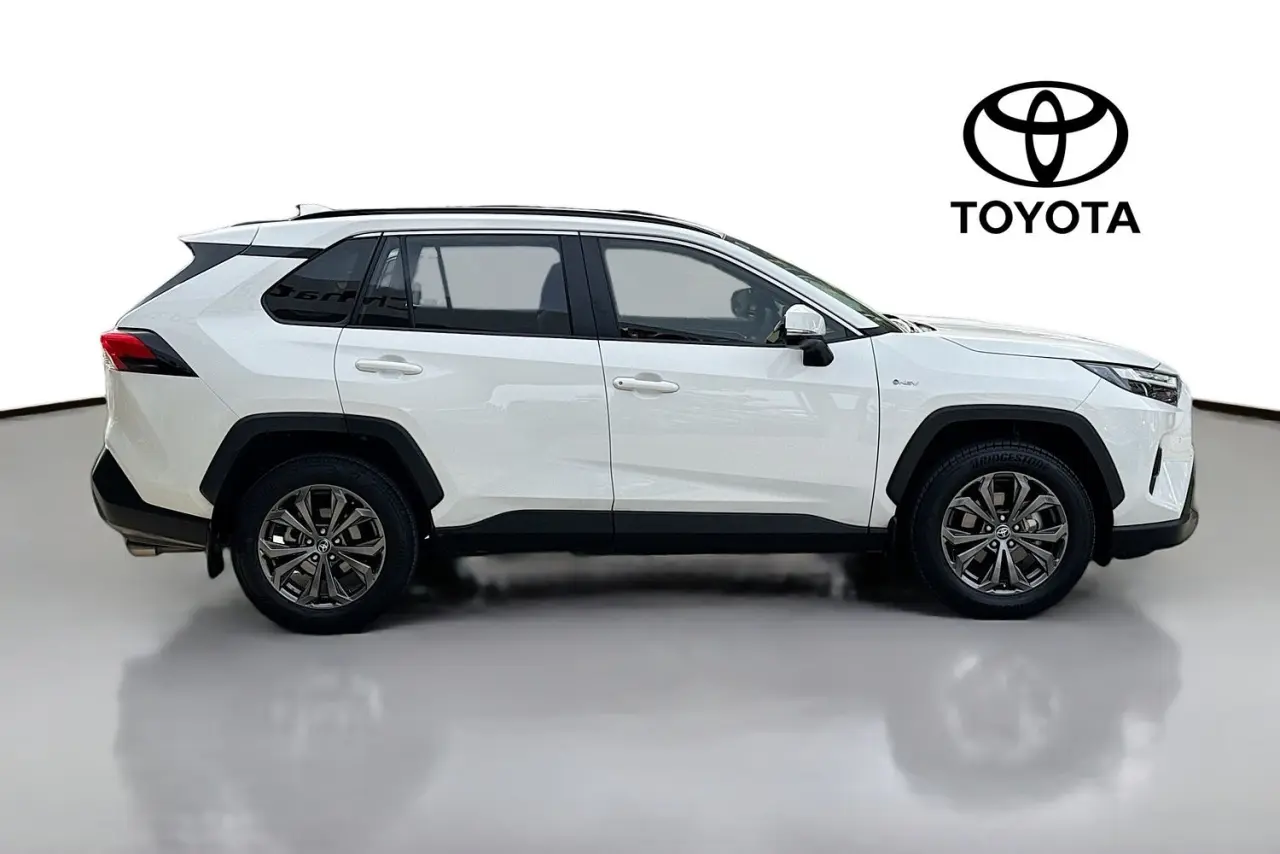 2024 Toyota RAV4 Gallery Image 11