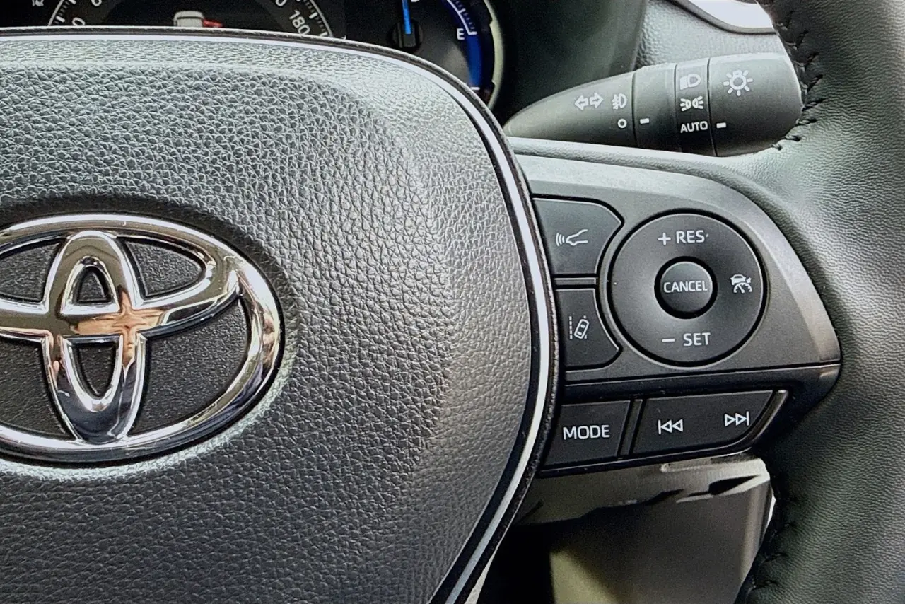 2024 Toyota RAV4 Gallery Image 18