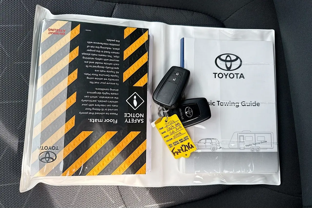 2024 Toyota RAV4 Gallery Image 28