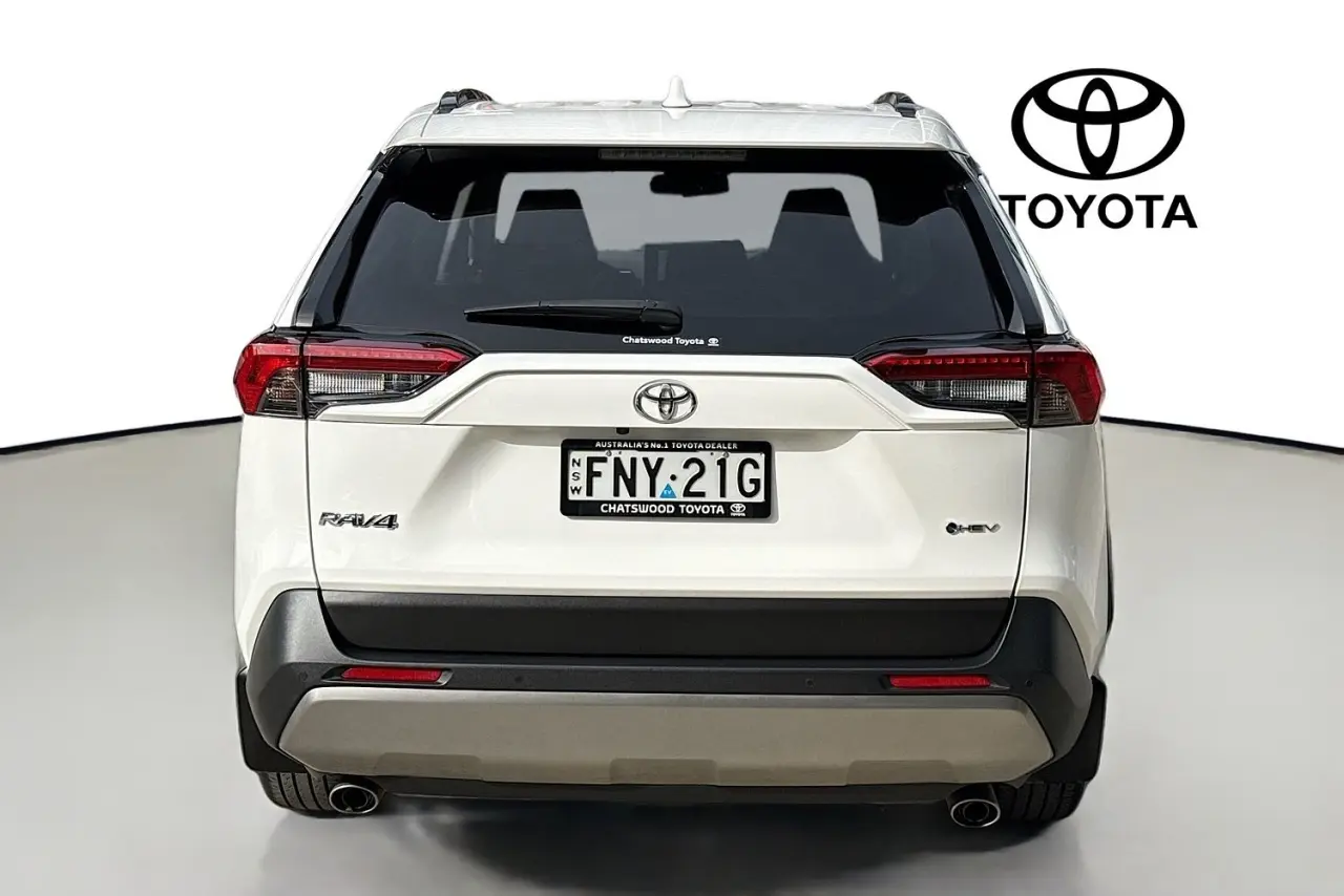 2024 Toyota RAV4 Gallery Image 7