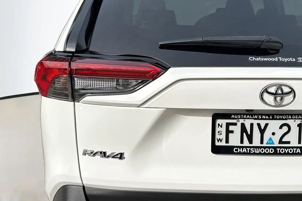 2024 Toyota RAV4 Gallery Image 8