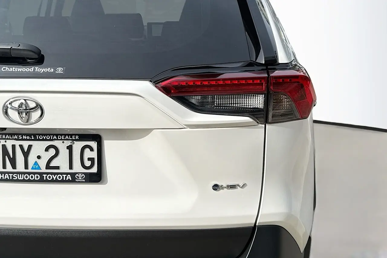 2024 Toyota RAV4 Gallery Image 9