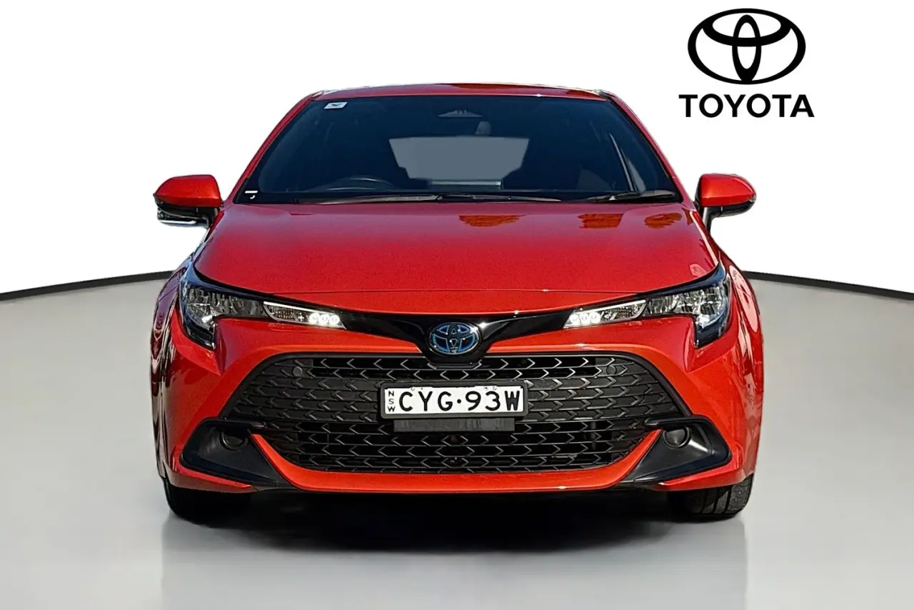 2025 Toyota Corolla Gallery Image 2