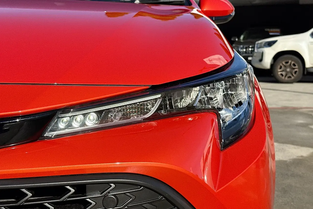 2025 Toyota Corolla Gallery Image 3