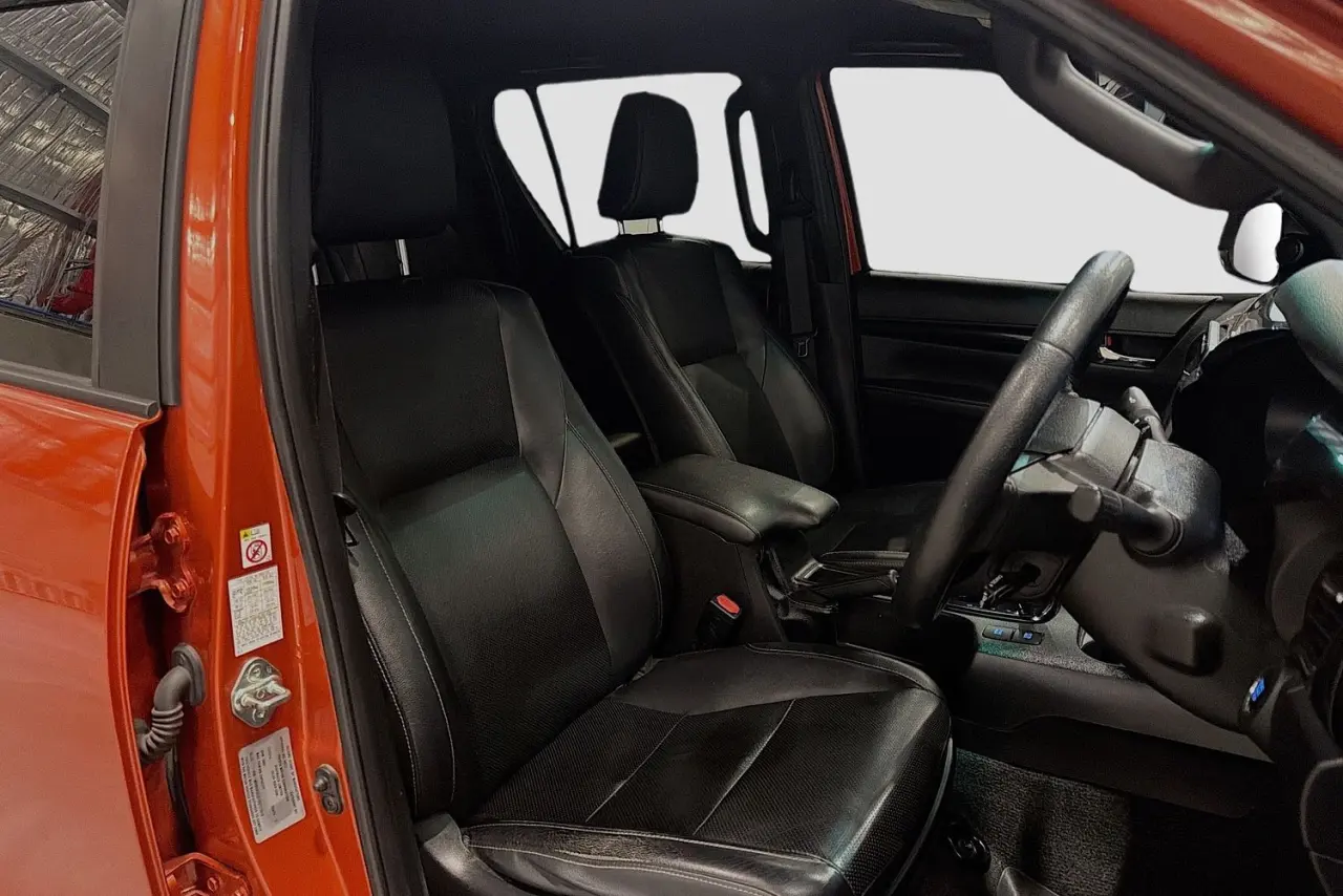 2019 Toyota Hilux Gallery Image 13