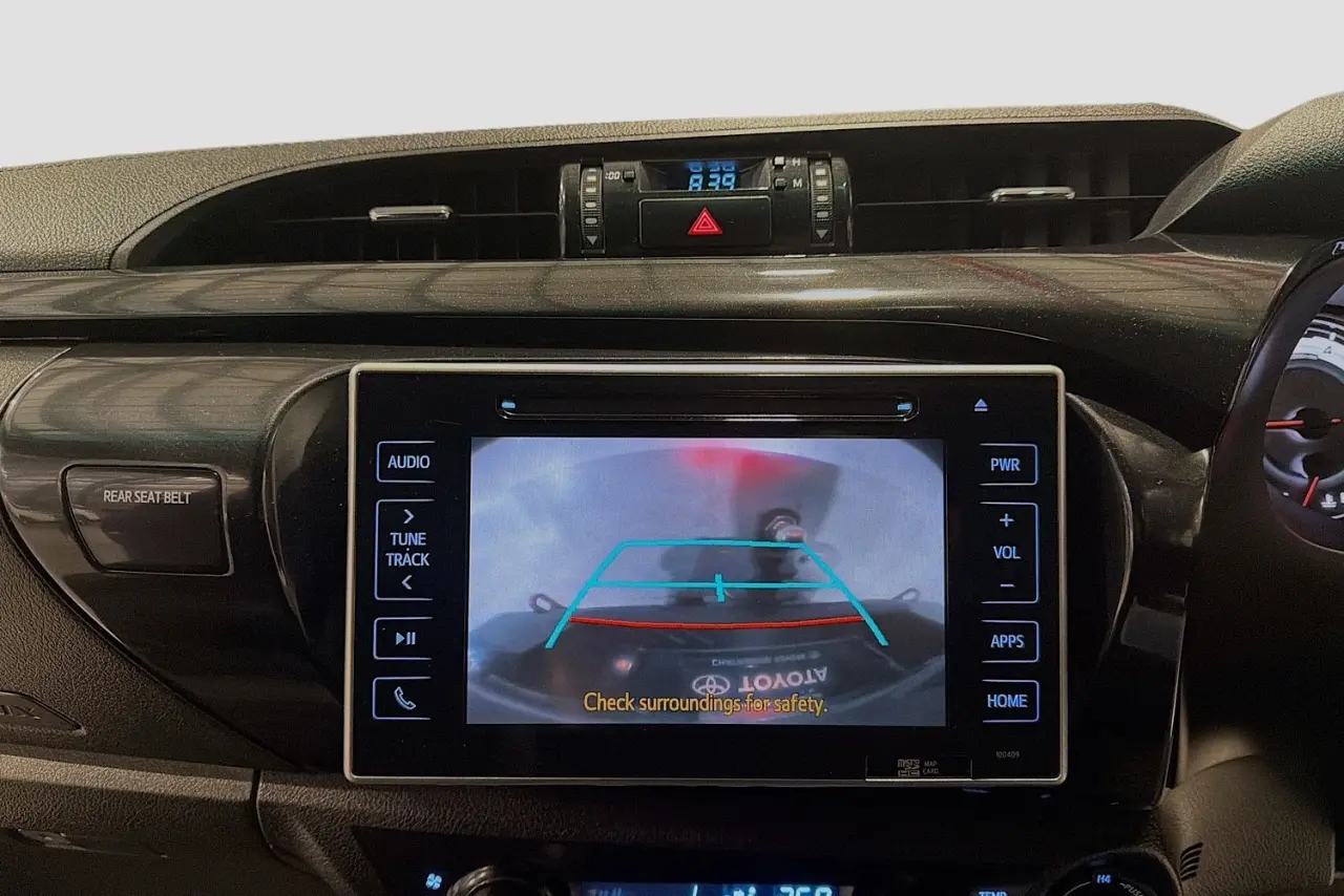 2019 Toyota Hilux Gallery Image 16