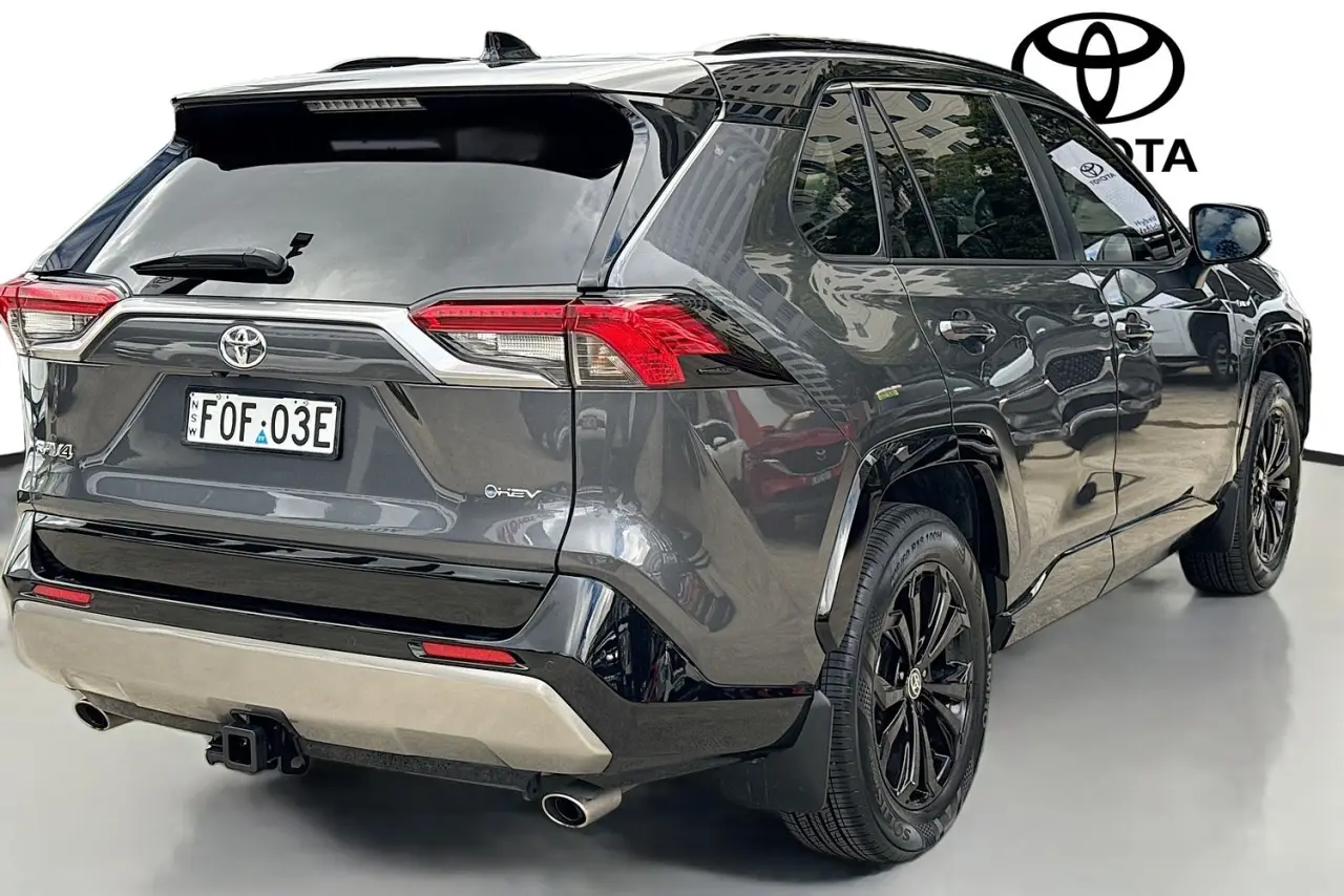 2025 Toyota RAV4 Gallery Image 10
