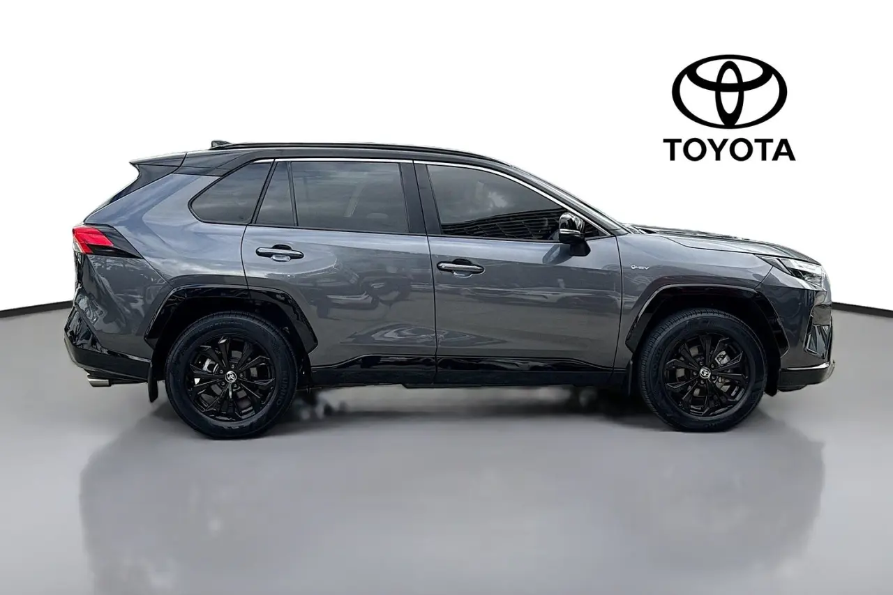 2025 Toyota RAV4 Gallery Image 11
