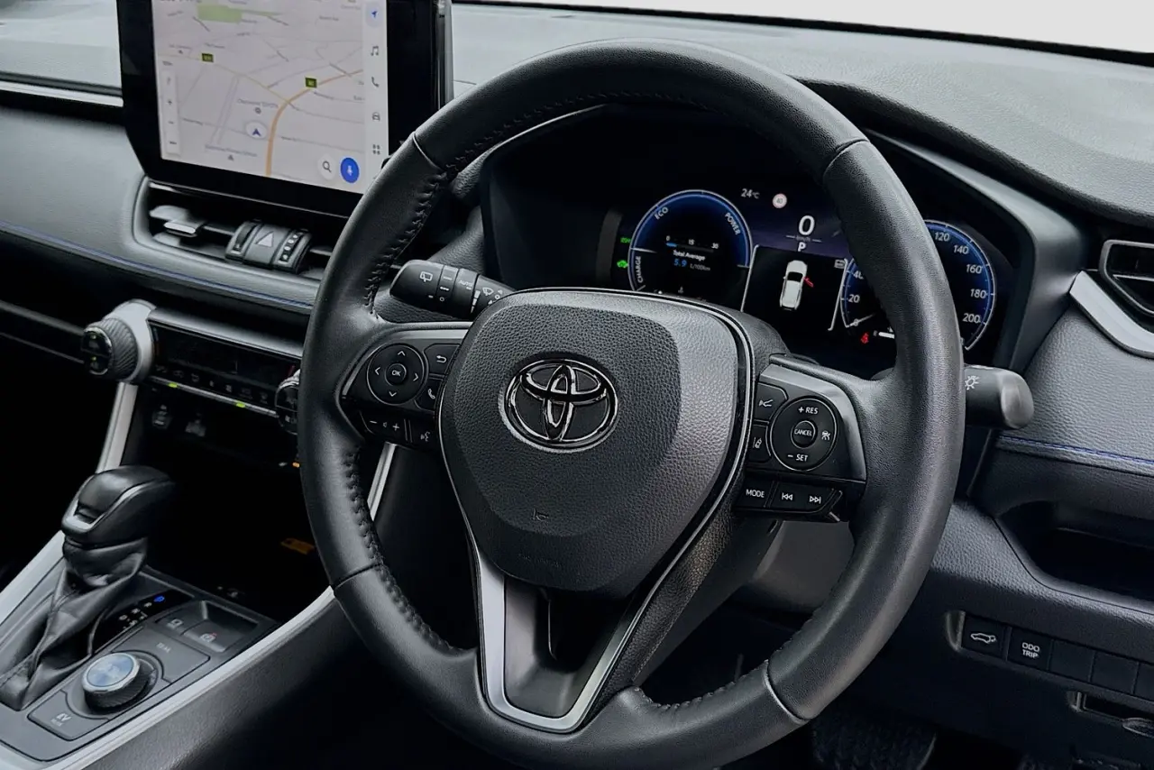 2025 Toyota RAV4 Gallery Image 13