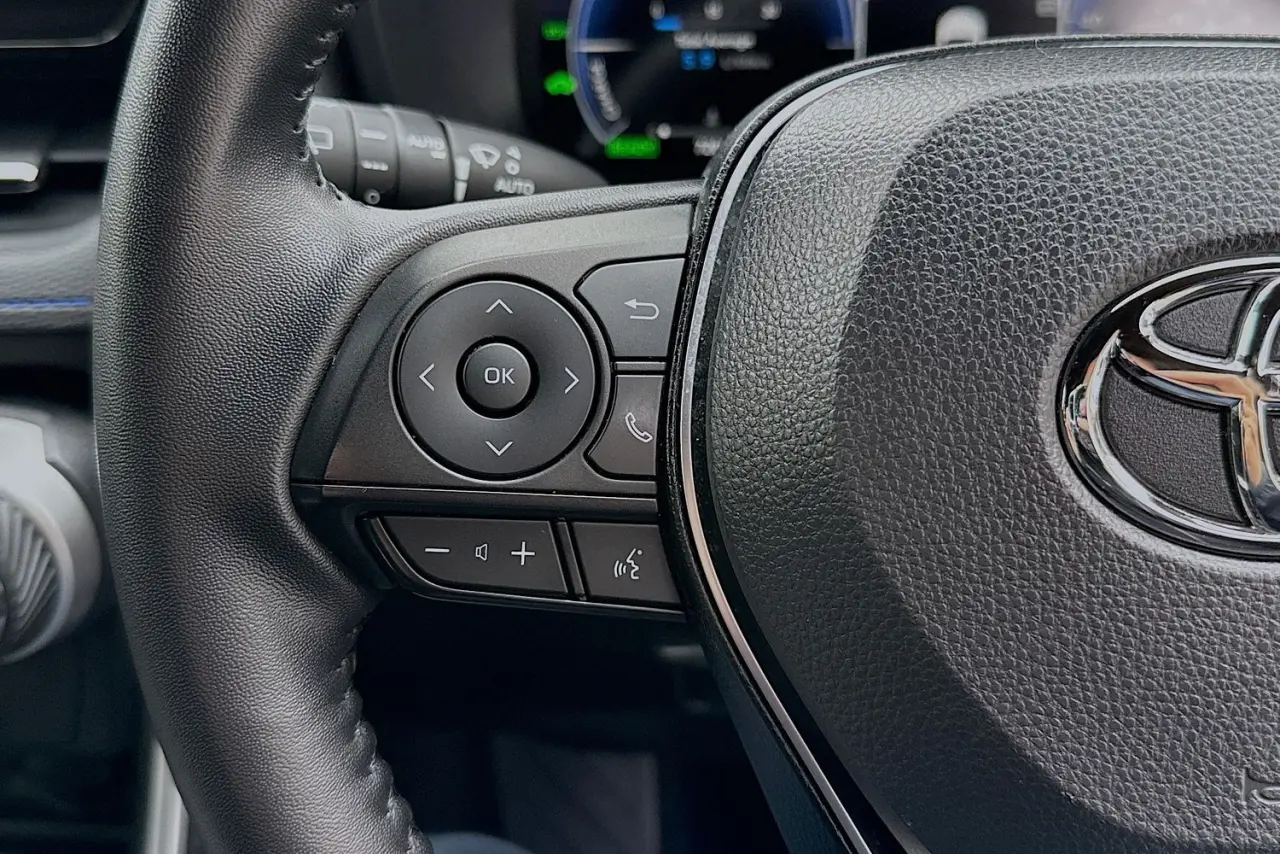 2025 Toyota RAV4 Gallery Image 18