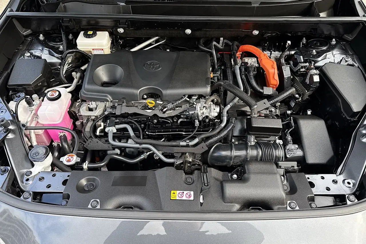 2025 Toyota RAV4 Gallery Image 28