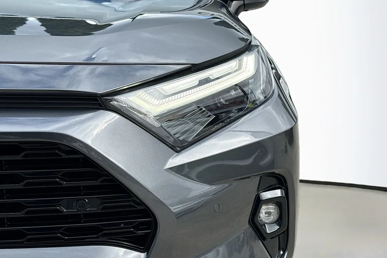 2025 Toyota RAV4 Gallery Image 3