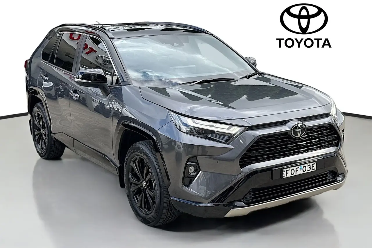 2025 Toyota RAV4 Gallery Image 30
