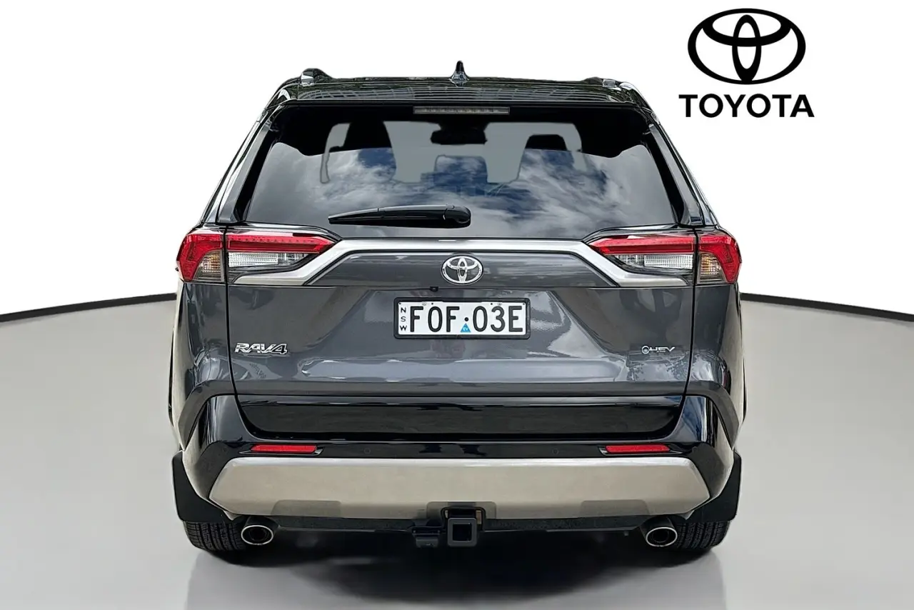 2025 Toyota RAV4 Gallery Image 7