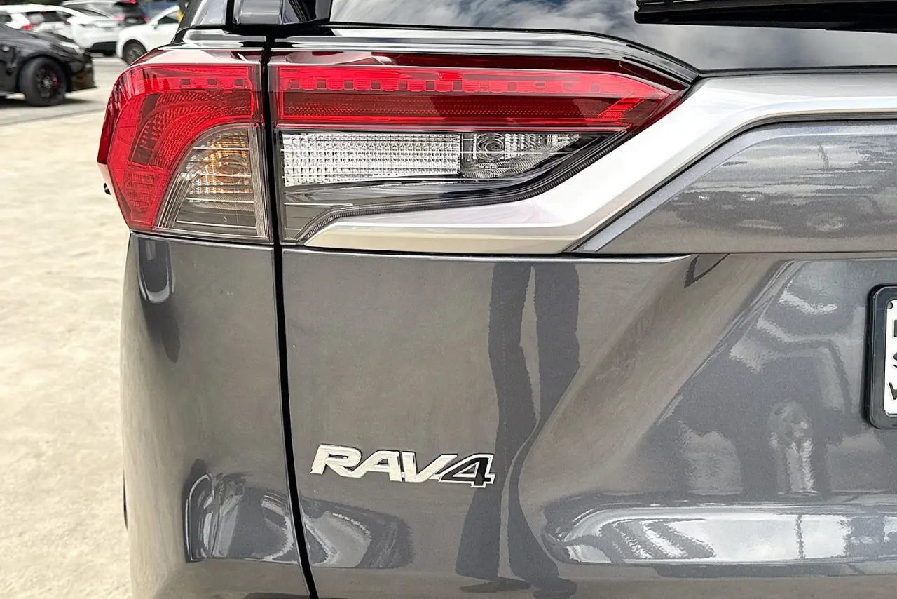 2025 Toyota RAV4 Gallery Image 8