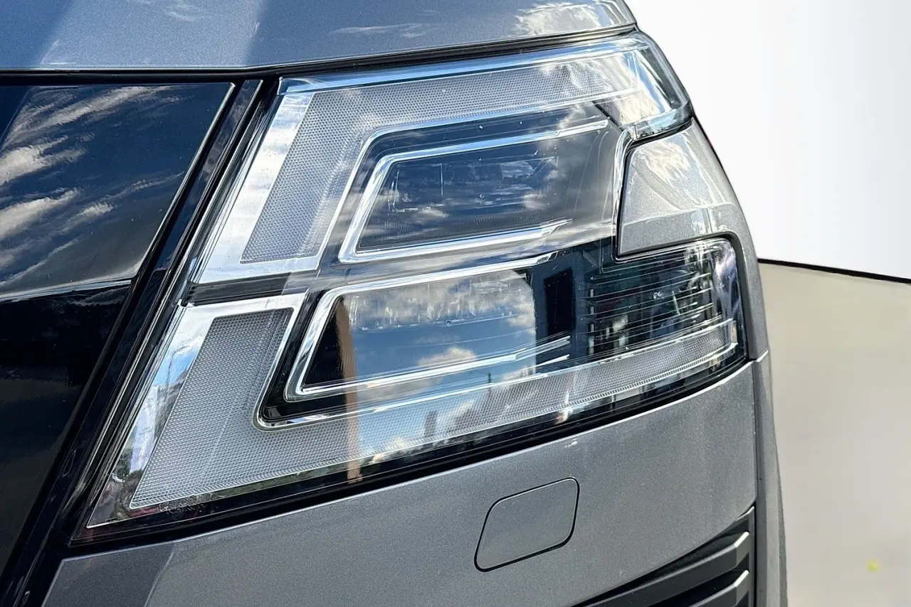 2025 Nissan Patrol Gallery Image 4