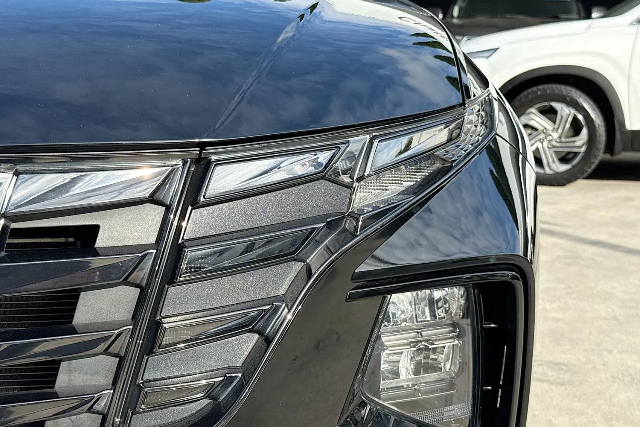 2021 Hyundai Tucson Gallery Image 3