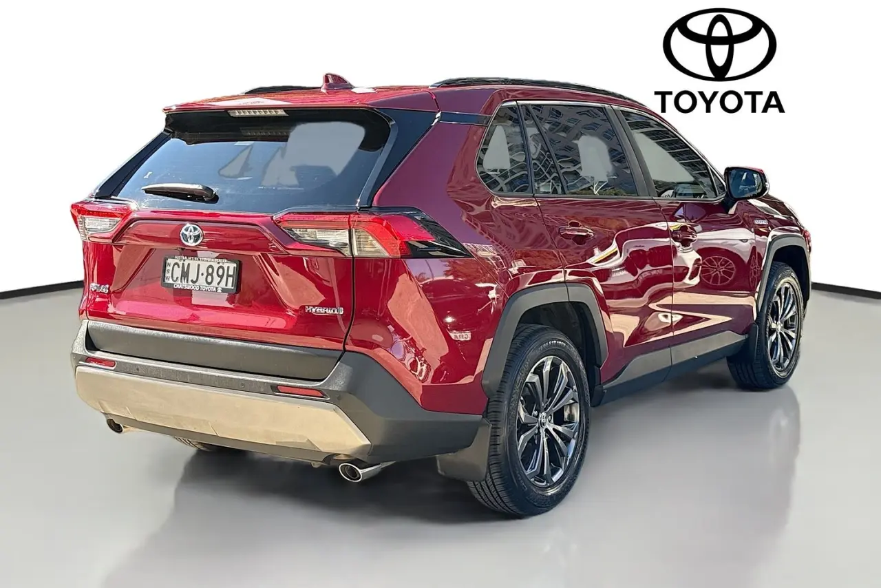 2024 Toyota RAV4 Gallery Image 10