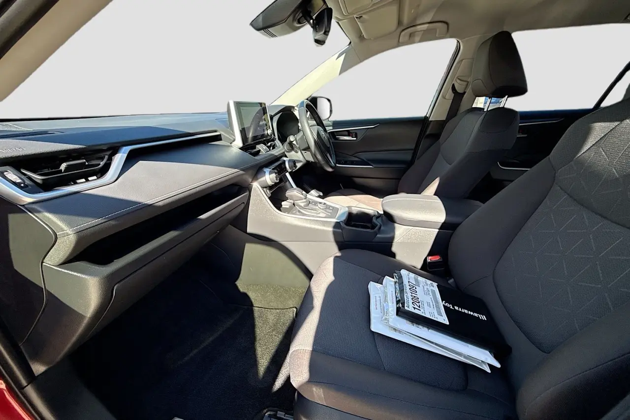 2024 Toyota RAV4 Gallery Image 24