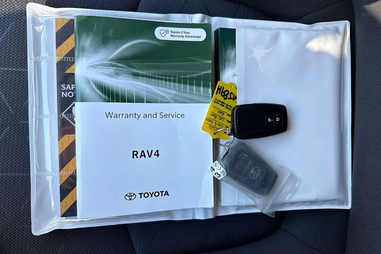 2024 Toyota RAV4 Gallery Image 29