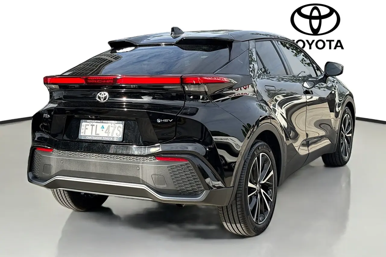 2025 Toyota C-HR Gallery Image 10
