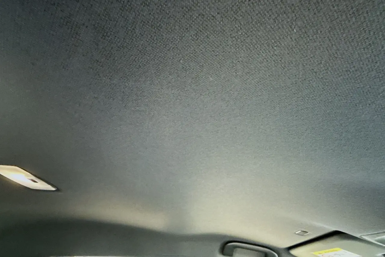 2025 Toyota C-HR Gallery Image 12