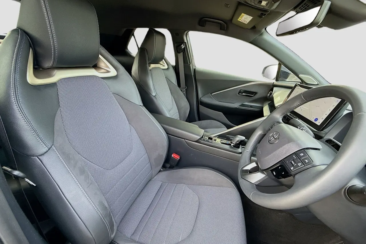 2025 Toyota C-HR Gallery Image 13