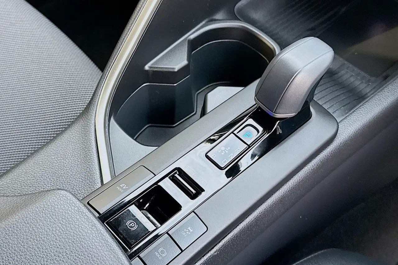 2025 Toyota C-HR Gallery Image 18