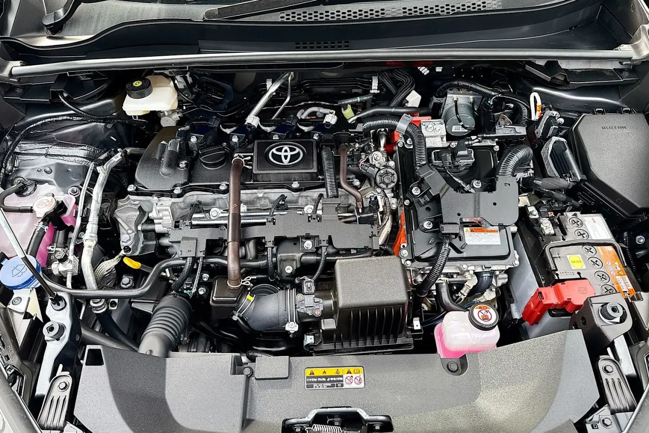 2025 Toyota C-HR Gallery Image 29
