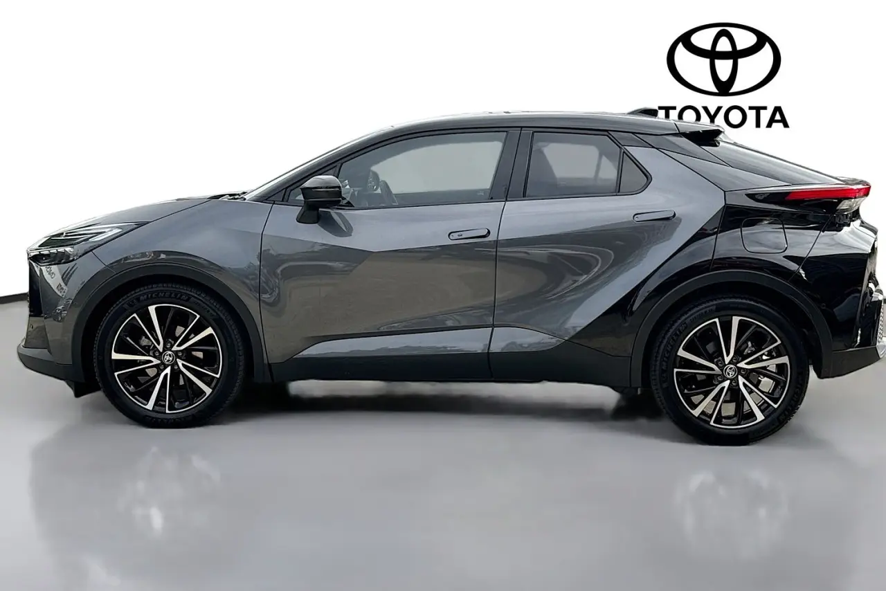 2025 Toyota C-HR Gallery Image 5