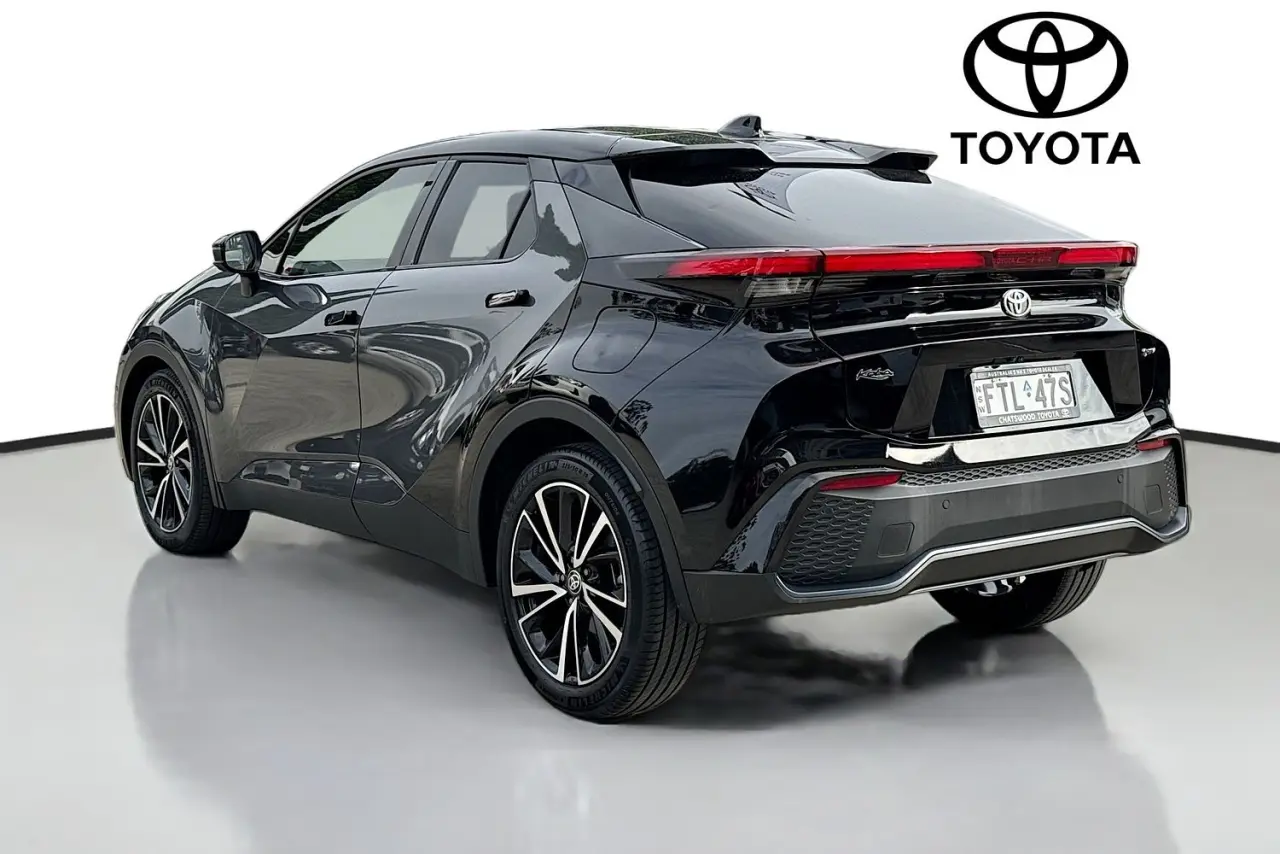2025 Toyota C-HR Gallery Image 6
