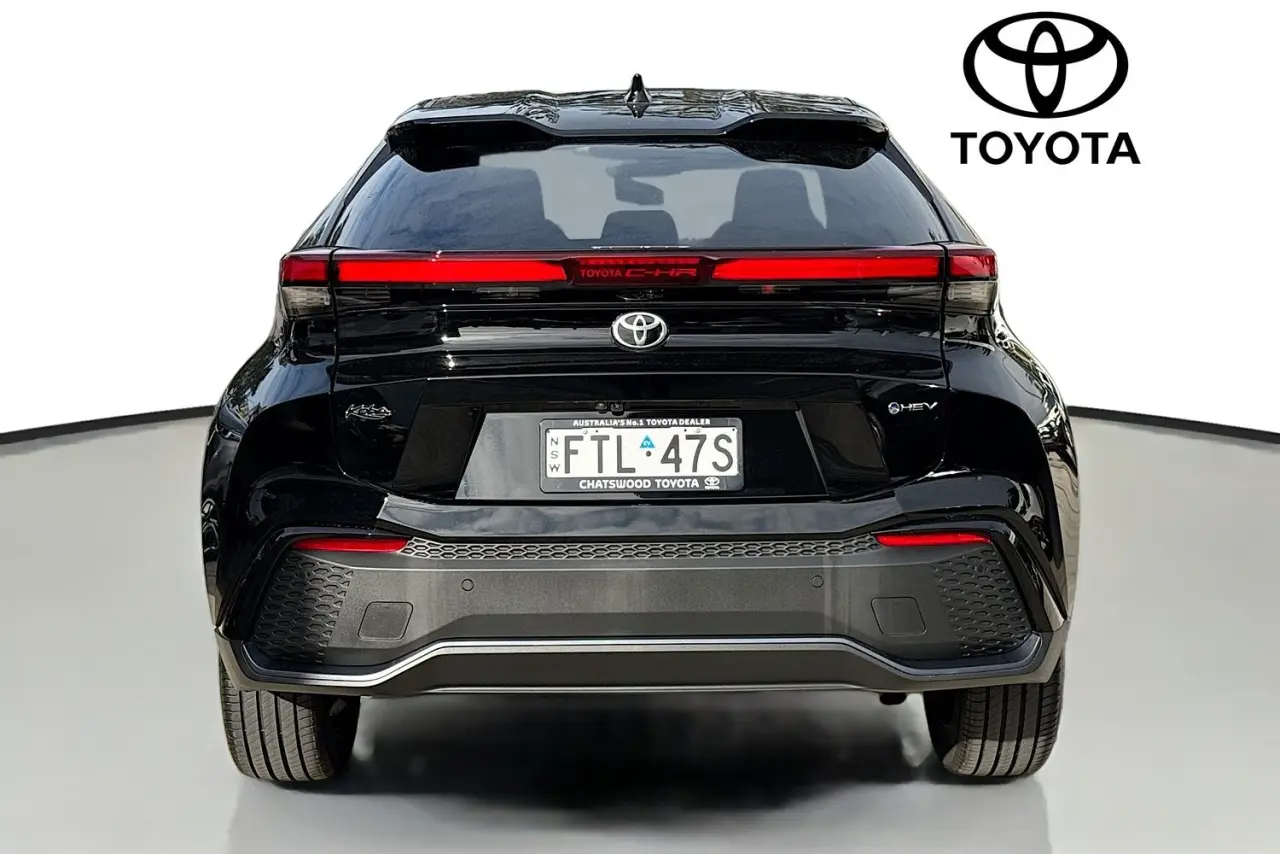 2025 Toyota C-HR Gallery Image 7