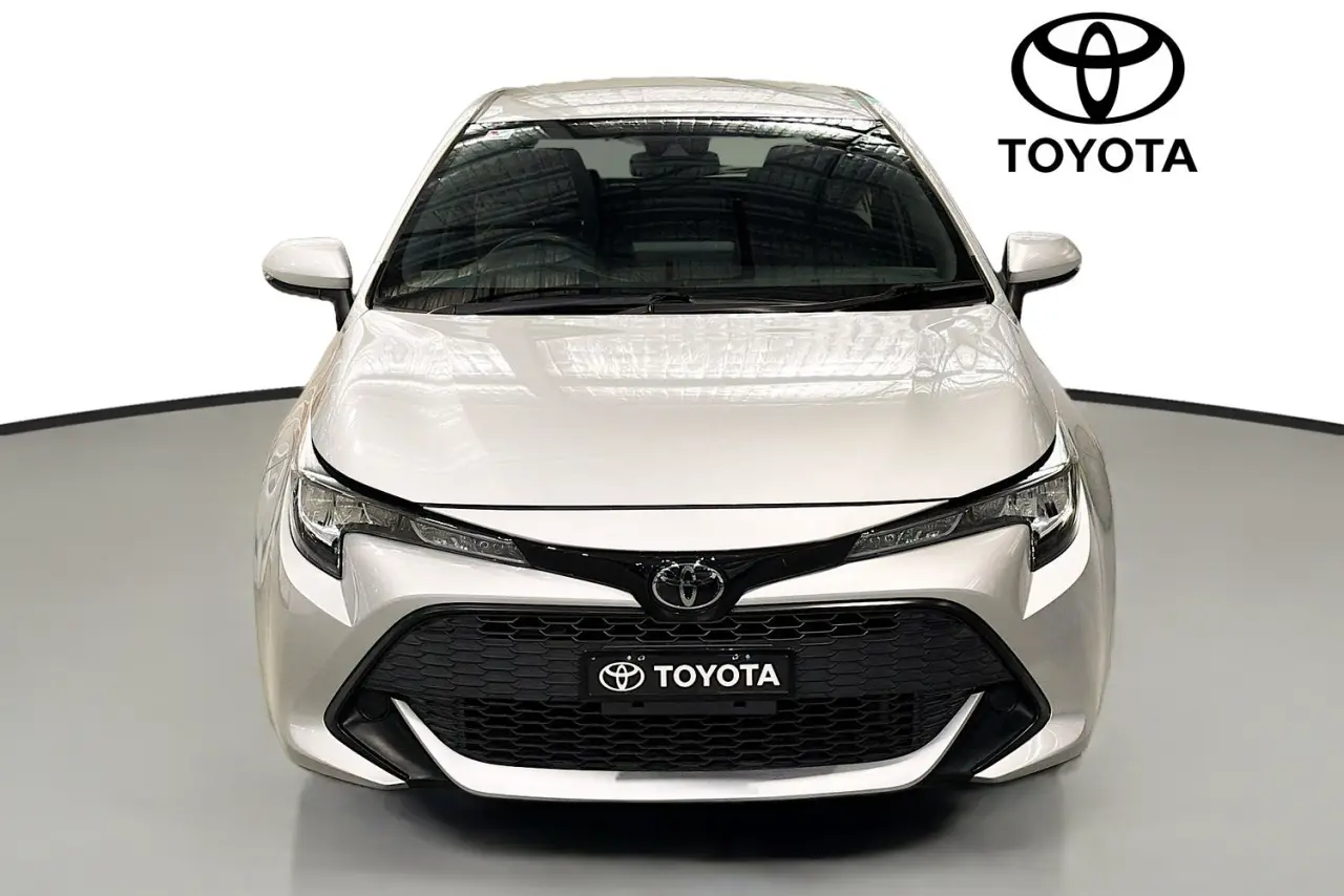 2019 Toyota Corolla Gallery Image 2
