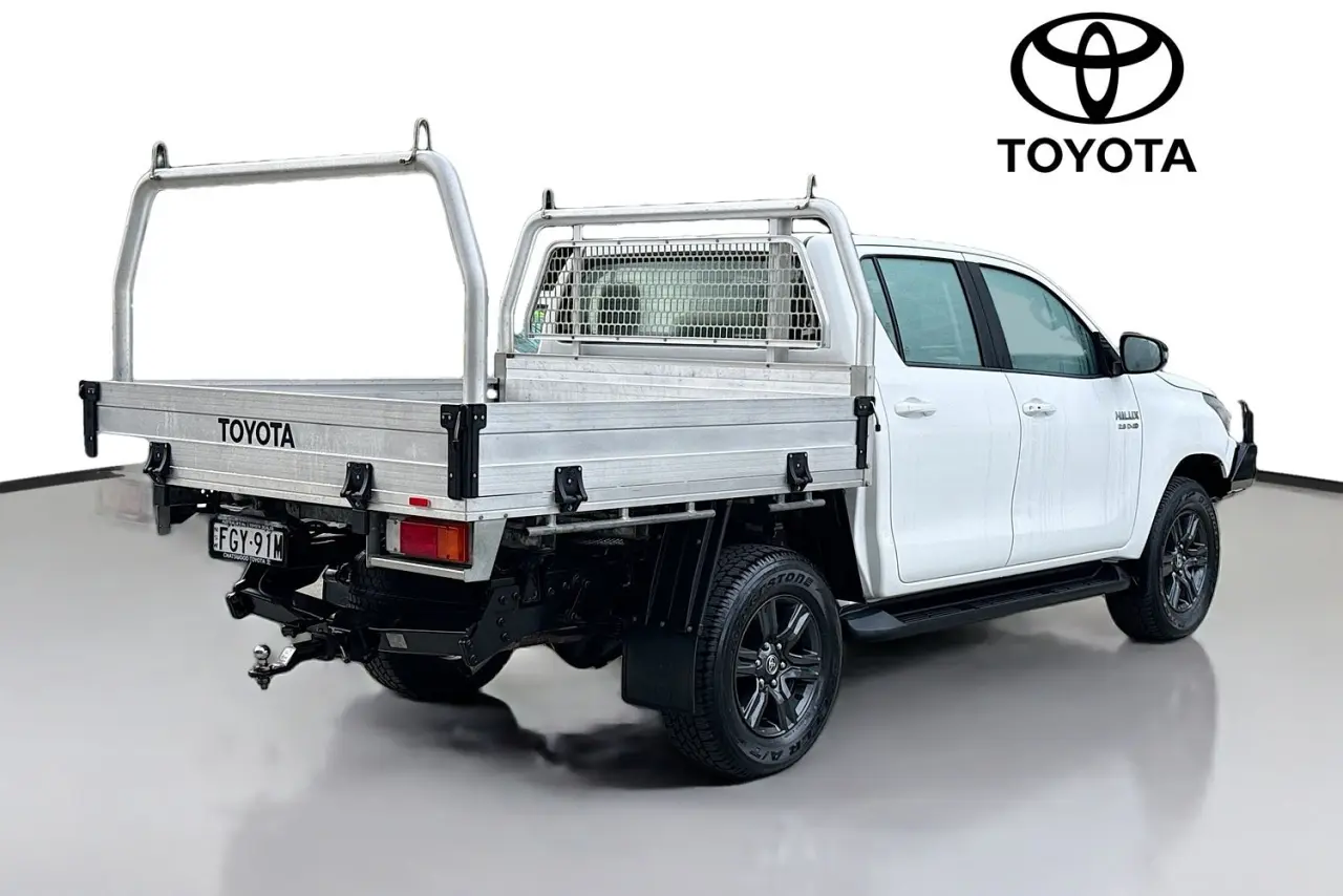 2024 Toyota Hilux Gallery Image 10