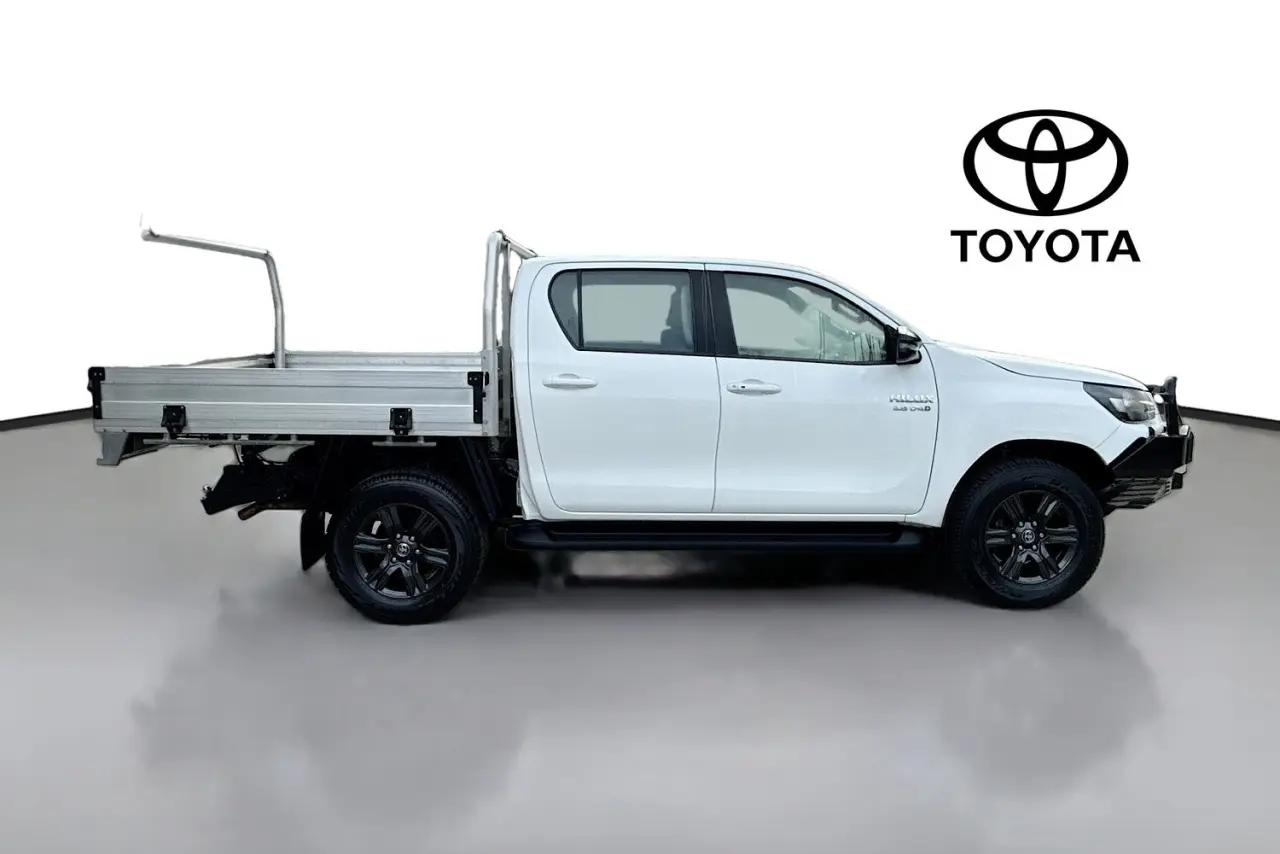 2024 Toyota Hilux Gallery Image 11