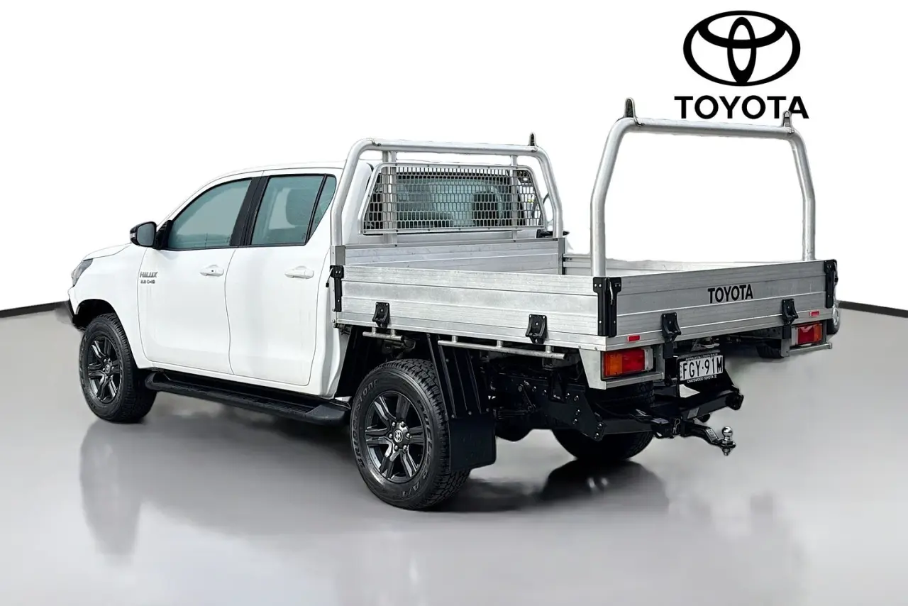 2024 Toyota Hilux Gallery Image 6