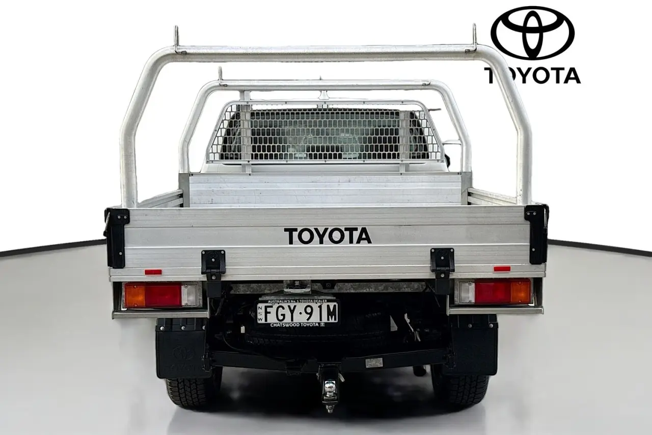 2024 Toyota Hilux Gallery Image 7