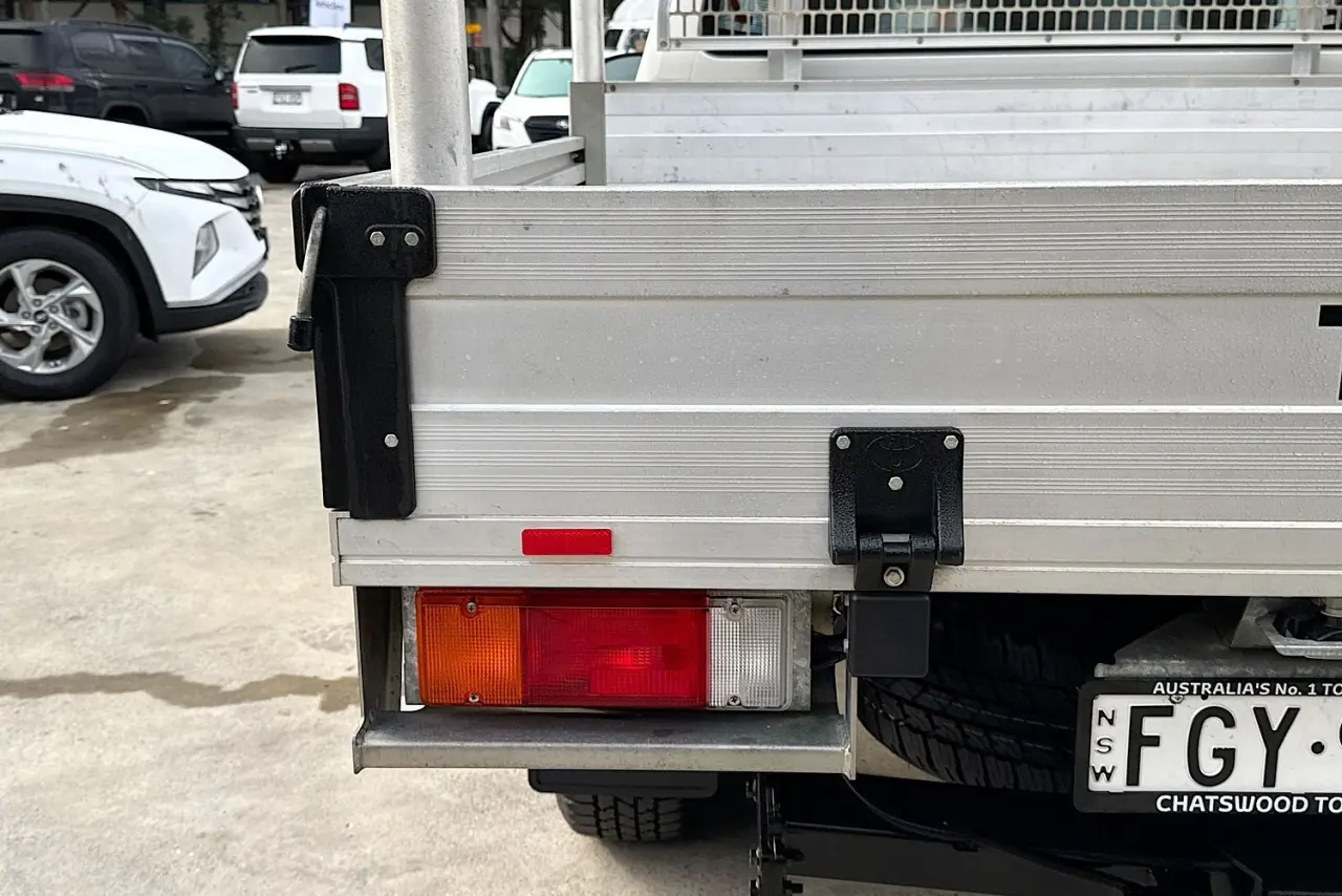 2024 Toyota Hilux Gallery Image 8