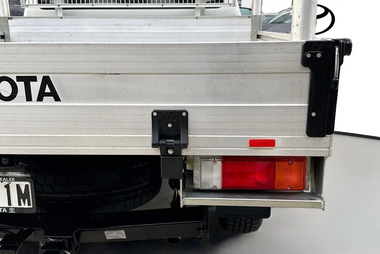 2024 Toyota Hilux Gallery Image 9