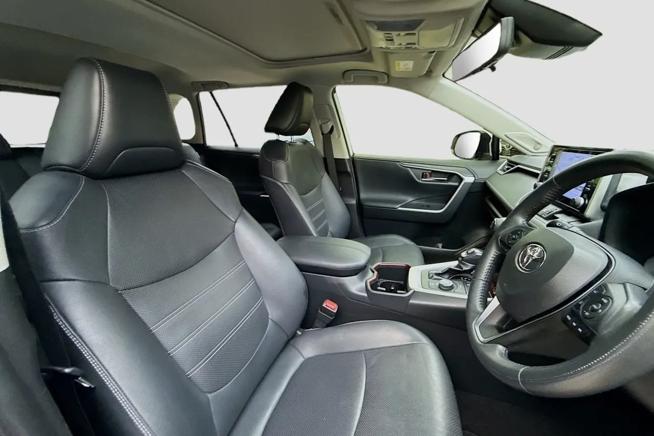 2022 Toyota RAV4 Gallery Image 13