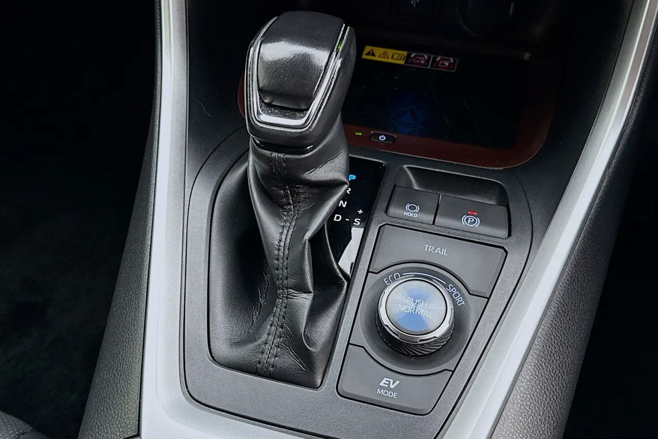 2022 Toyota RAV4 Gallery Image 18