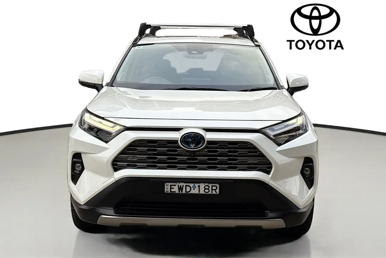 2022 Toyota RAV4 Gallery Image 2