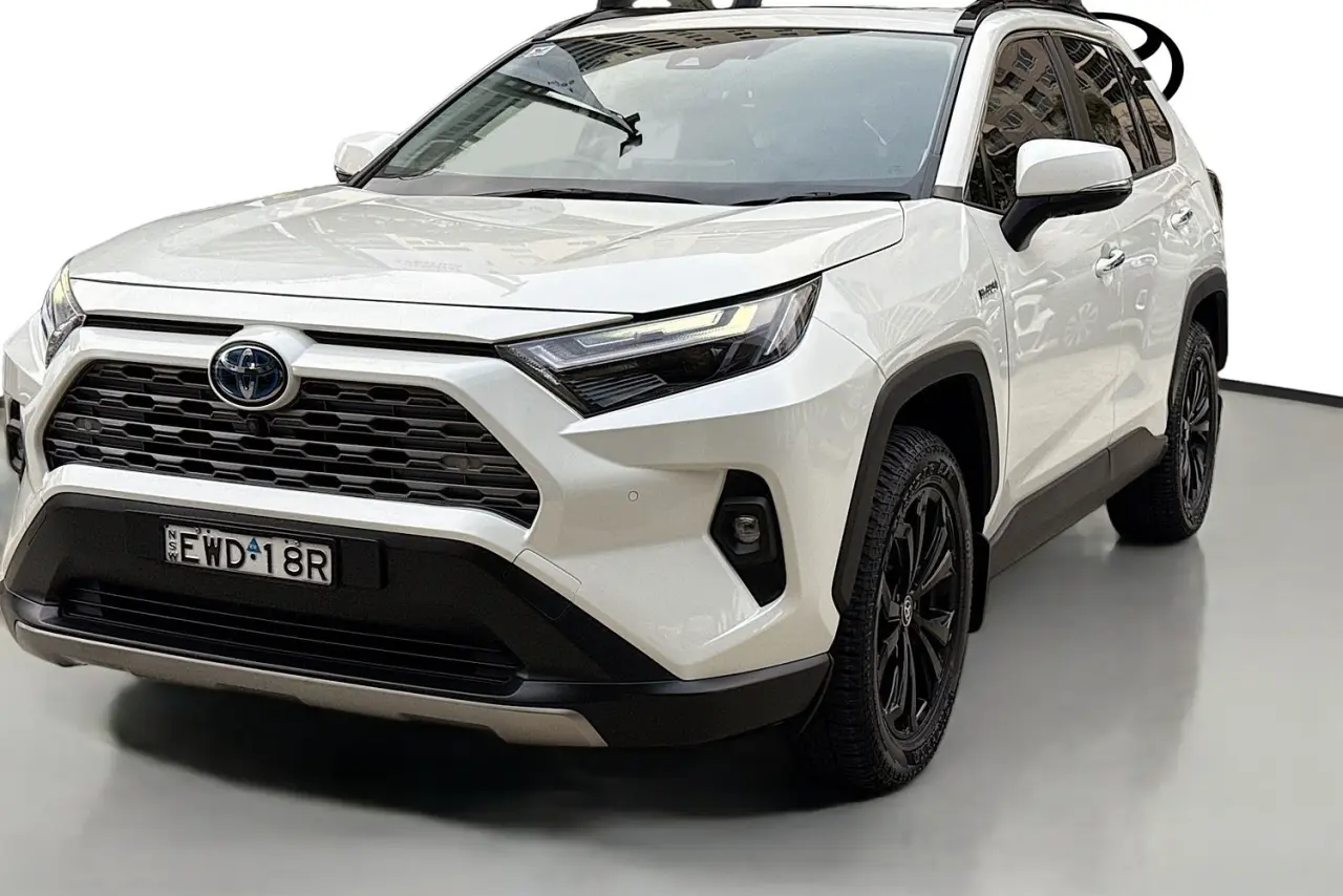 2022 Toyota RAV4 Gallery Image 4
